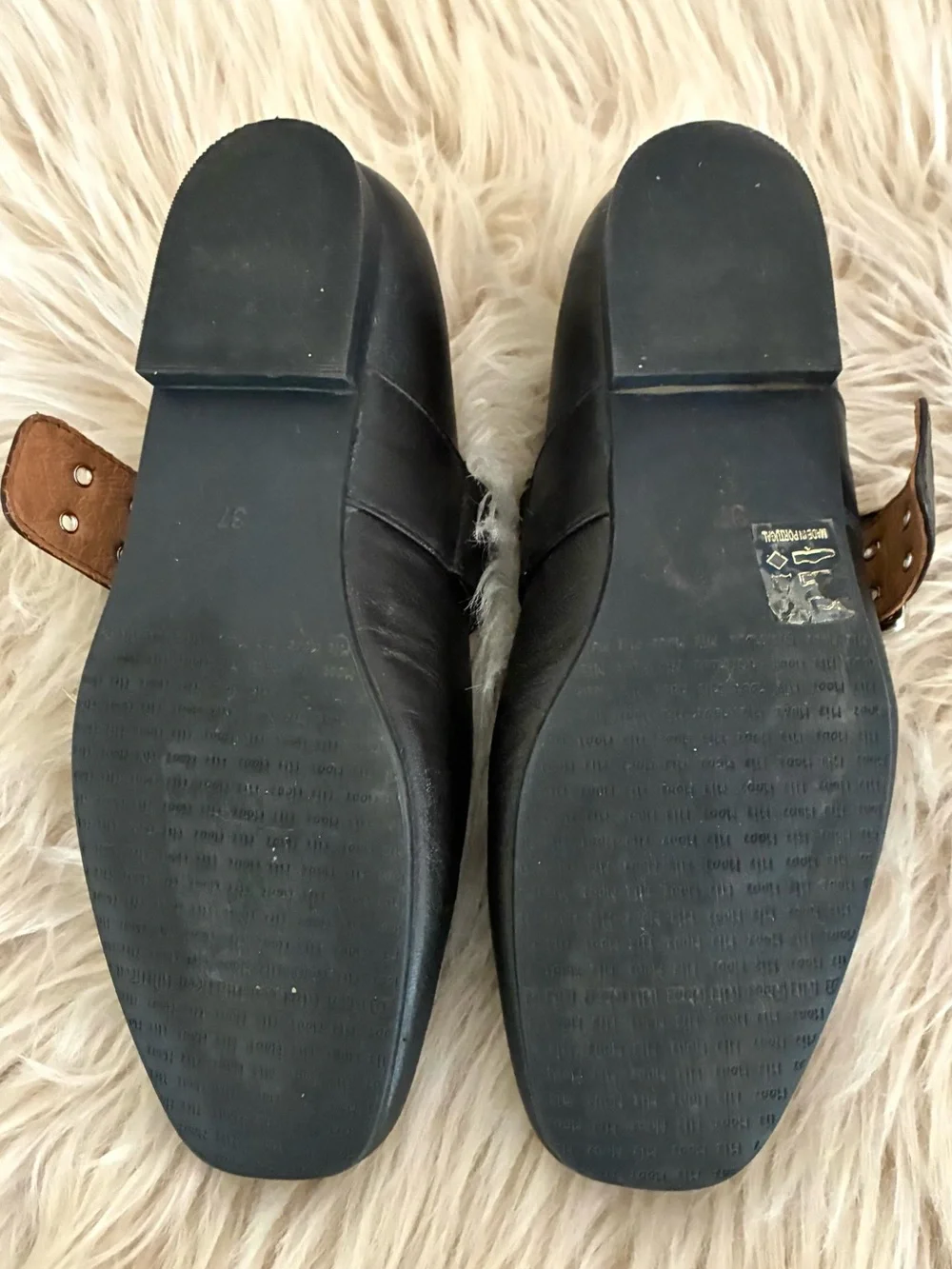 Miz Mooz Zephyr Flats Sz 37, 7 US